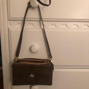 Shara Porter cross body bad, 3 zipper pockets